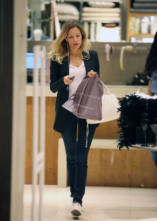 Celebrity Shopping: Έλενα Παπαβασιλείου, Βίκυ Καγιά και Ελένη Πετρουλάκη