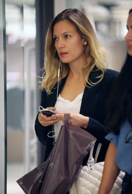 Celebrity Shopping: Έλενα Παπαβασιλείου, Βίκυ Καγιά και Ελένη Πετρουλάκη - εικόνα 2