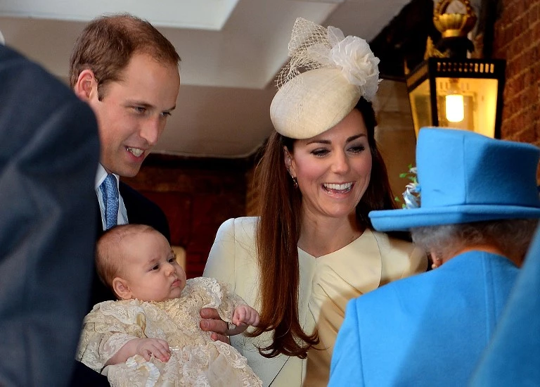 Catherine Middleton - Πρίγκιπας William: Βάφτισαν τον γιο τους!  - εικόνα 7