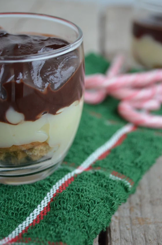 Χριστουγεννιάτικο τράιφλ (trifle) σοκολάτας - εικόνα 3