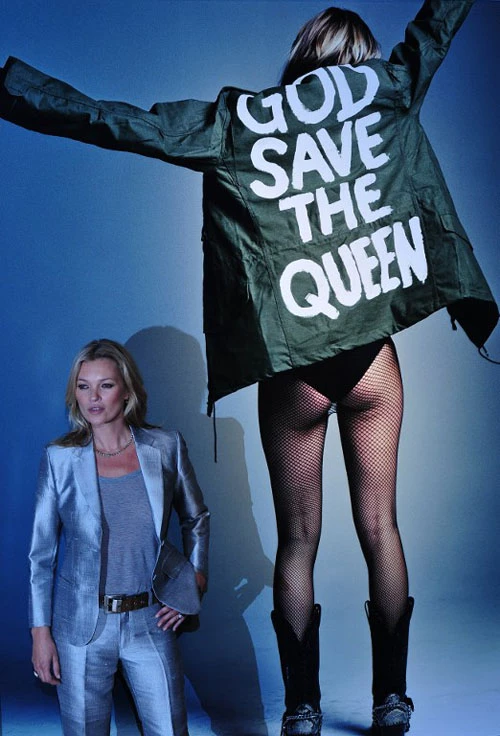 Η Kate Moss με ασημί pantsuit - εικόνα 2