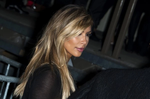 Kim Kardashian - Kanye West: Η πρώτη επίσημη δημόσια εμφάνισή τους στο Παρίσι