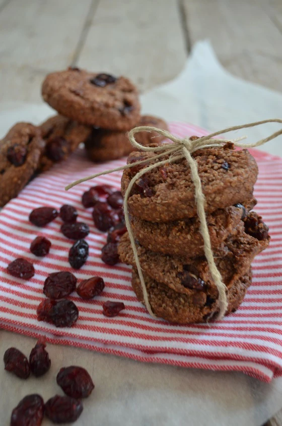 Μπισκότα με ταχίνι και κακάο μόνο με 4 υλικά, χωρίς ζάχαρη, χωρίς αλεύρι - εικόνα 2