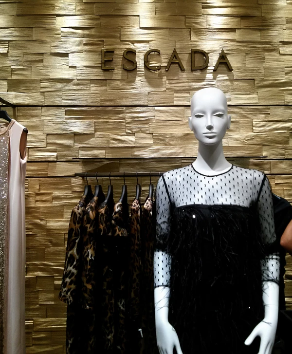 Miss Chic: H fashion blogger κάνει ταξίδι - αστραπή στη Θεσσαλονίκη για να καλωσορίσει τον οίκο Escada - εικόνα 2