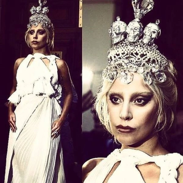 Η Lady Gaga με κοσμήματα ελληνικής υπογραφής