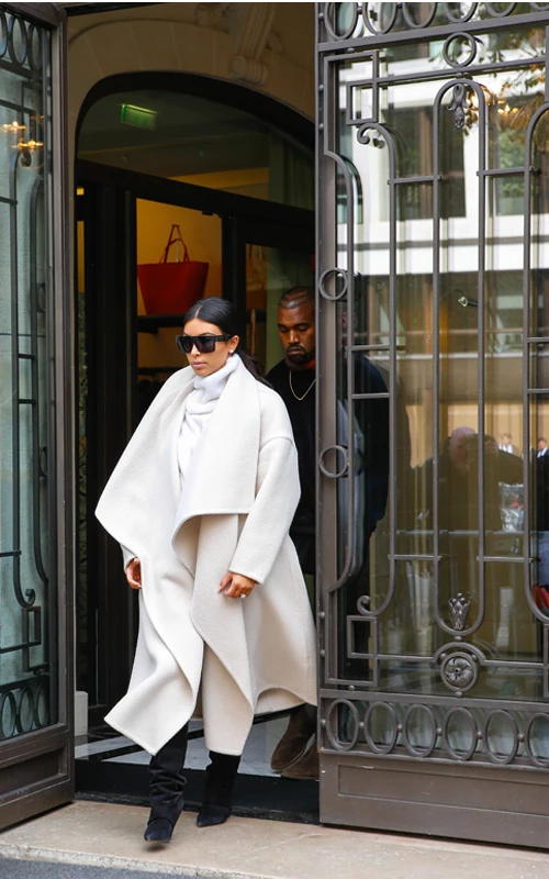 Kim Kardashian: Οι εμφανίσεις της στην Εβδομάδα Μόδας του Παρισιού - εικόνα 3