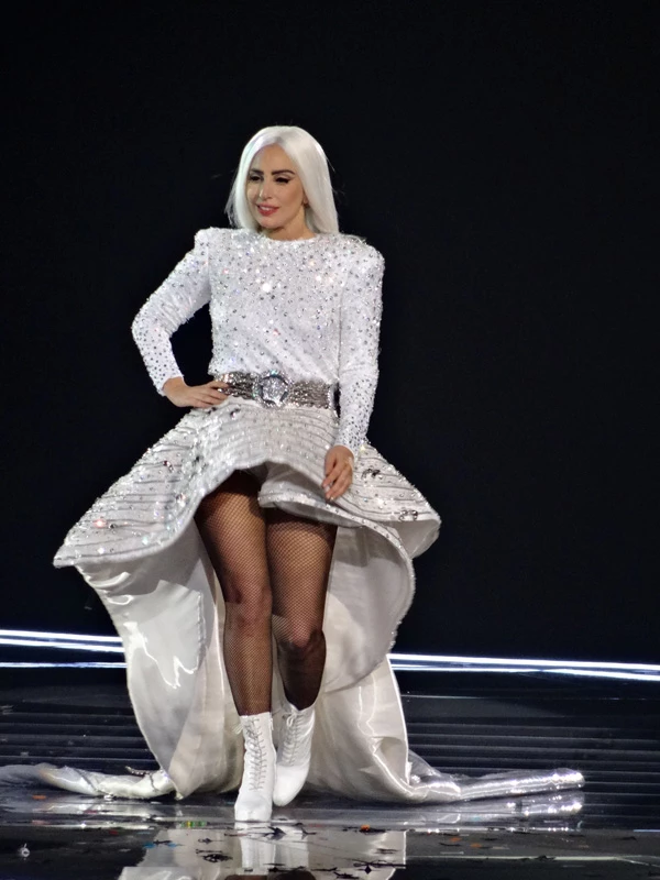 Lady Gaga artRave tour: Να τι θα δούμε στις 19 Σεπτεμβρίου - εικόνα 5