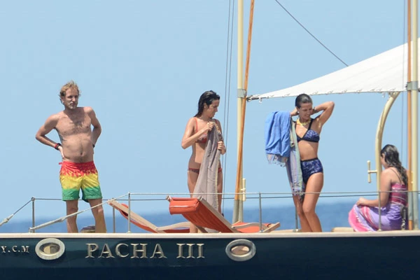 Holiday Report: Cool βασιλιάδες σε διακοπές στην Ibiza