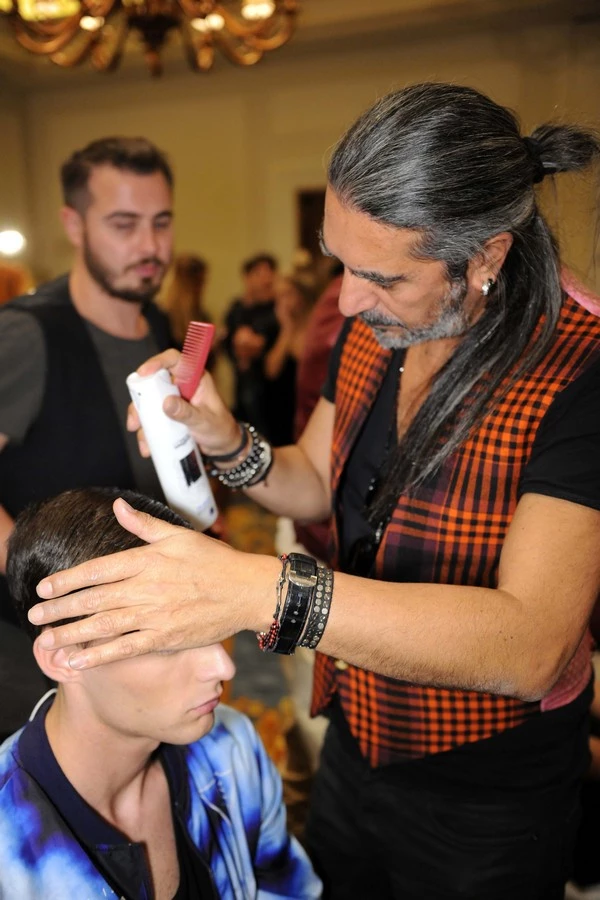 Dimitris Petrou Fashion Show: Είδαμε όλες τις hot τάσεις στα μαλλιά και οι συμβουλές του Γιώργου Δουδέση - εικόνα 5