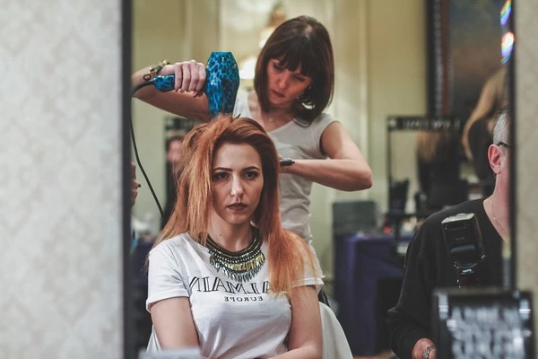 Dimitris Petrou F/W 2015-2016: Τα hair looks, οι λεπτομέρειες και οι backstage φωτογραφίες - εικόνα 27