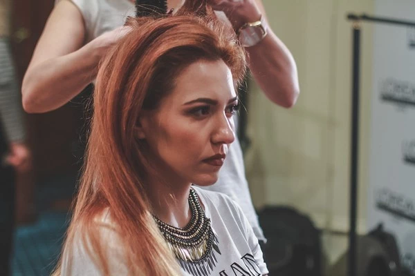 Dimitris Petrou F/W 2015-2016: Τα hair looks, οι λεπτομέρειες και οι backstage φωτογραφίες - εικόνα 28