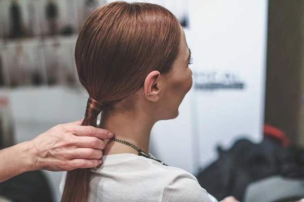 Dimitris Petrou F/W 2015-2016: Τα hair looks, οι λεπτομέρειες και οι backstage φωτογραφίες - εικόνα 44