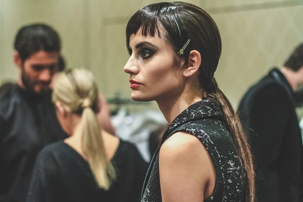 Dimitris Petrou F/W 2015-2016: Τα hair looks, οι λεπτομέρειες και οι backstage φωτογραφίες