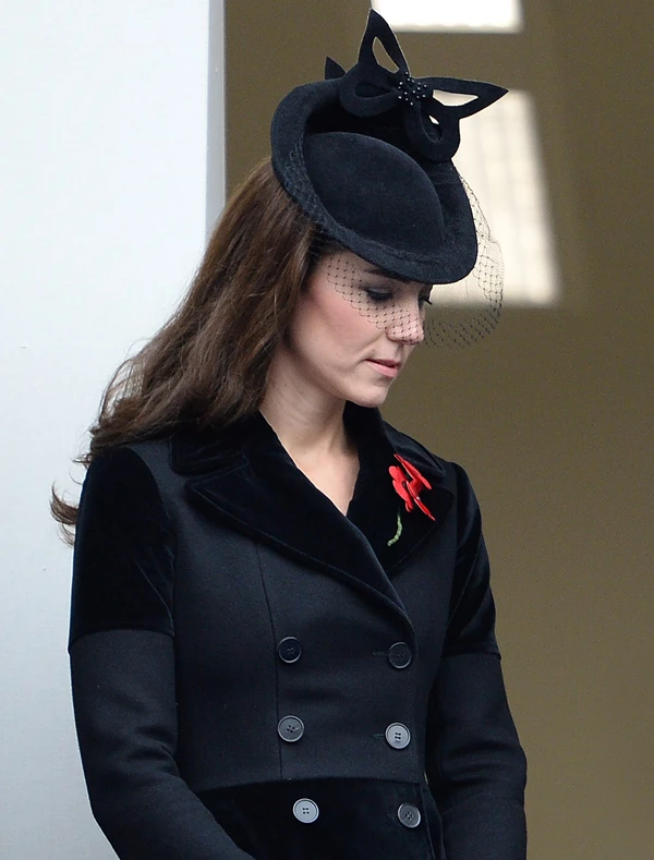 Kate Middleton: Το κομψό look της στην εκδήλωση για την Remembrance Day
