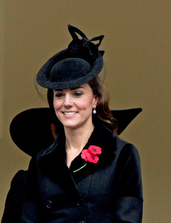 Kate Middleton: Το κομψό look της στην εκδήλωση για την Remembrance Day - εικόνα 3