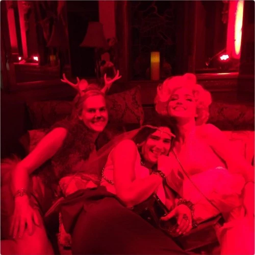 Η Miranda Kerr μεταμορφώνεται σε Merilyn Monroe για το Halloween - εικόνα 2