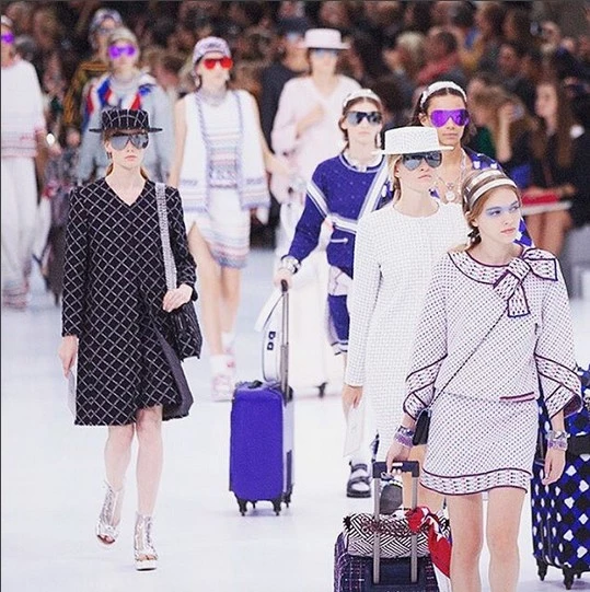 Chanel Airlines: To νέο εντυπωσιακό fashion show του οίκου - εικόνα 11