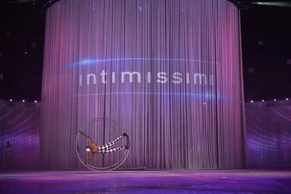 Intimissimi on Ice: Ταξιδέψαμε στη Βερόνα για να δούμε από κοντά το μοναδικό show