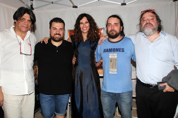Ελευθερία Αρβανιτάκη: Ποιους είδαμε στη συναυλία της στο Θέατρο Βράχων - εικόνα 2