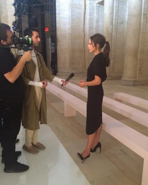 Victoria Beckham S/S16: Όλα όσα έγιναν στο fashion show της Posh Spice - εικόνα 2