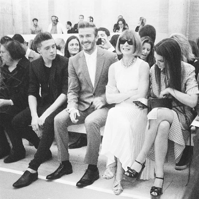 Victoria Beckham S/S16: Όλα όσα έγιναν στο fashion show της Posh Spice