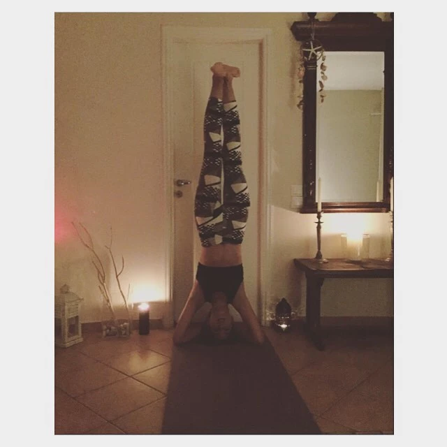 Demy: Δες τη δύσκολη άσκηση που κάνει στη yoga