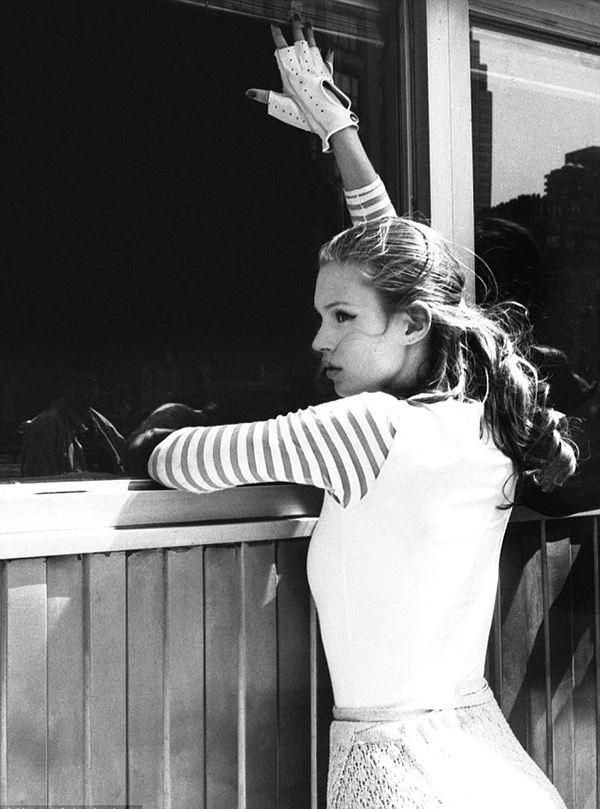 Kate Moss: Σε δημοπρασία φωτογραφίες της από όταν ήταν μόλις 18 χρονών - εικόνα 8