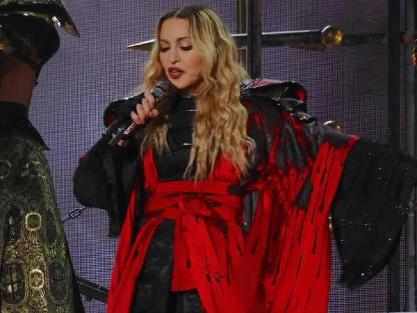 Madonna: Ξεκίνησε το «Rebel heart tour»  - εικόνα 3