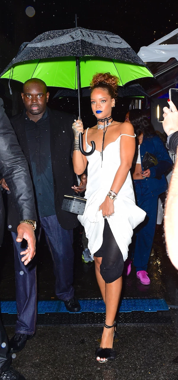 Rihanna: Δες το extreme beauty trend που υιοθέτησε - εικόνα 2