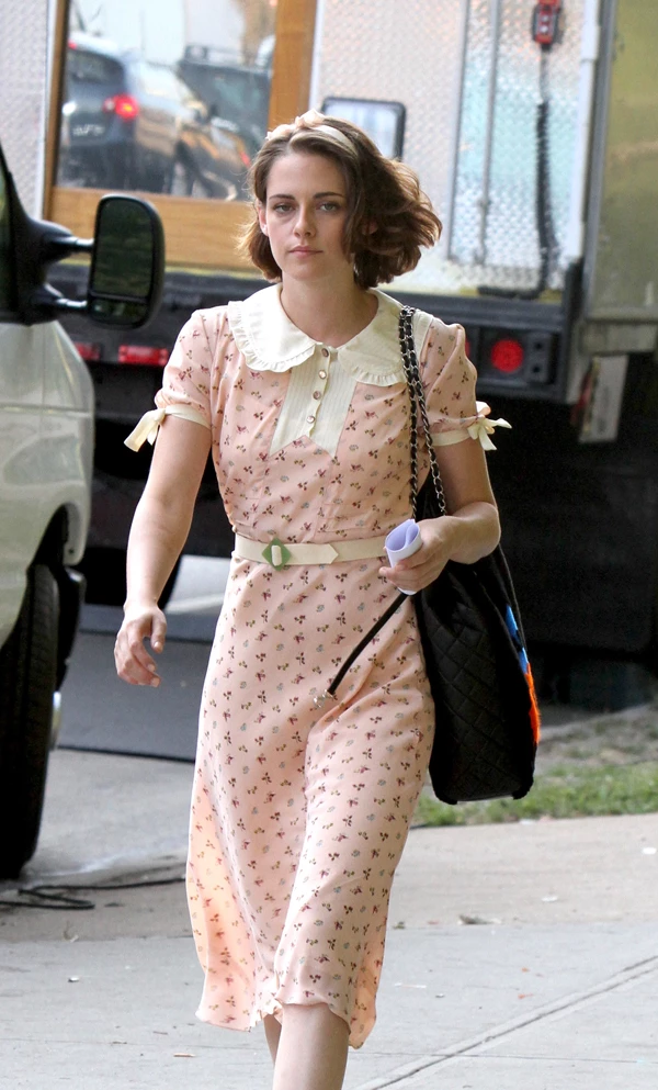 Kristen Stewart: Αγνώριστη με ρετρό στυλ στη νέα ταινία του Woody Allen - εικόνα 3