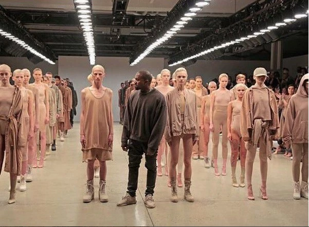 Kanye West: Το fashion show, οι Kardashians και οι κακές κριτικές - εικόνα 13