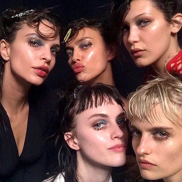Marc Jacobs: Το θεαματικό fashion show που έβαλε φωτιά στα social media - εικόνα 6
