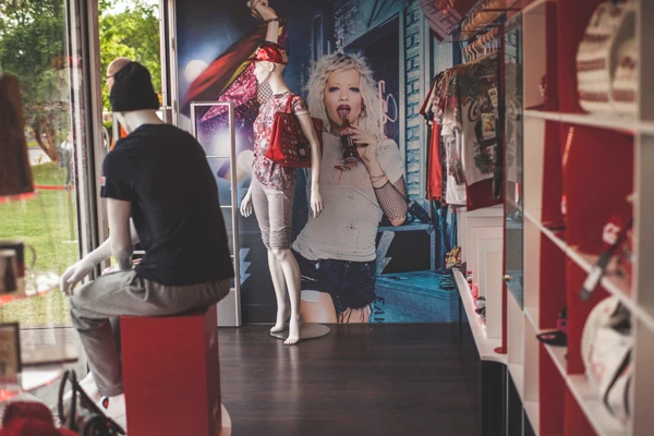 Coca-Cola: Tο πιο δροσερό Pop-up Store ανοίγει στη Μαρίνα Φλοίσβου! - εικόνα 7