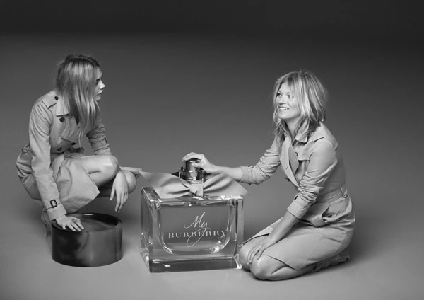 Kate Moss - Cara Delevingne: Φωτογραφίζονται μαζί για το νέο άρωμα My Burberry - εικόνα 2