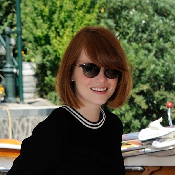 H Emma Stone με άψογο casual chic look στο Φεστιβάλ Βενετίας - εικόνα 3