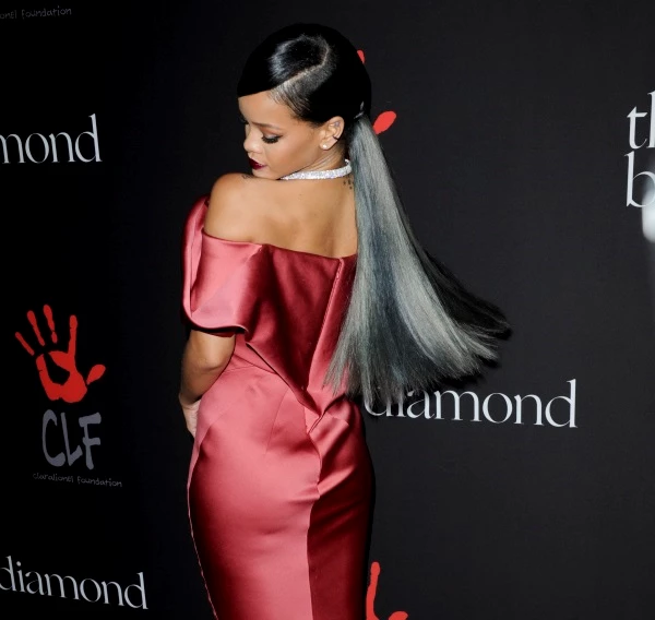 Rihanna: Το νέο - φυσιολογικό - χρώμα στα μαλλιά της