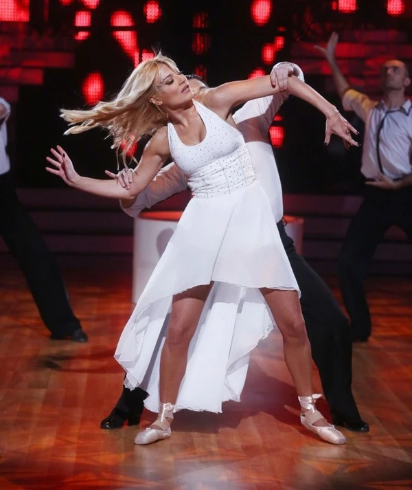 Φαίη Σκορδά: Στιγμιότυπα από την εμφάνισή της στο Dancing With The Stars - εικόνα 9