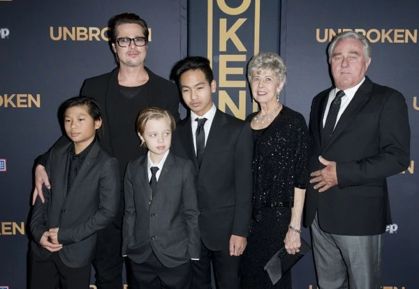 Brad Pitt: Στην πρεμιέρα της ταινίας «Unbroken» με τα παιδιά του - εικόνα 2