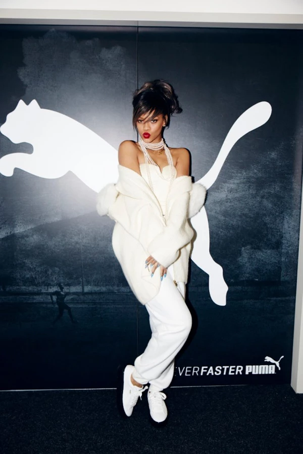 It's official! H Rihanna είναι το νέο πρόσωπο της Puma (και όχι μόνο)