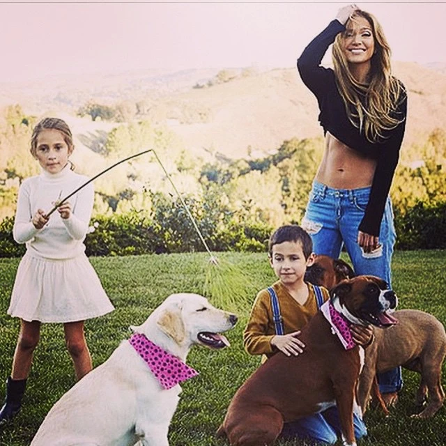 Jennifer Lopez: Τι ξεχωρίζει - πραγματικά - στην τρυφερή φωτογραφία με τα παιδιά της; 