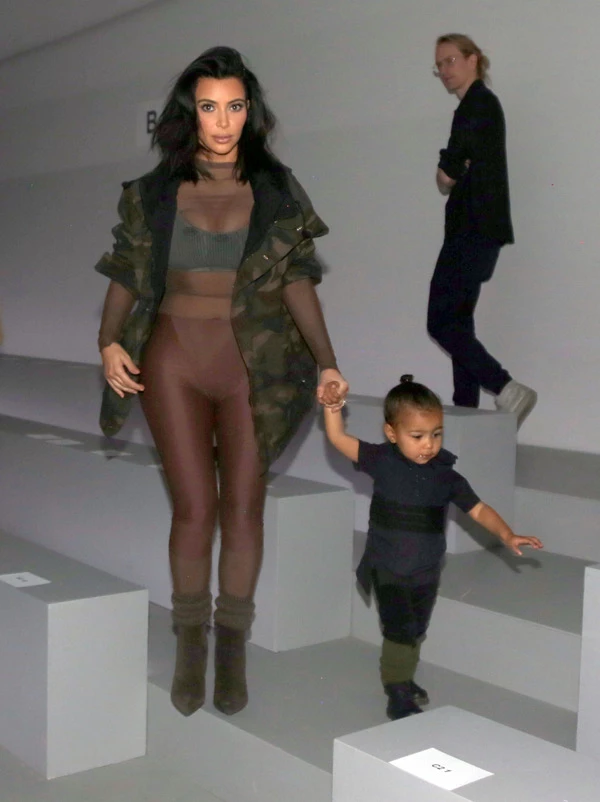 Σύσσωμη η οικογένεια Kardashian, στο show του Kanye West για την Adidas