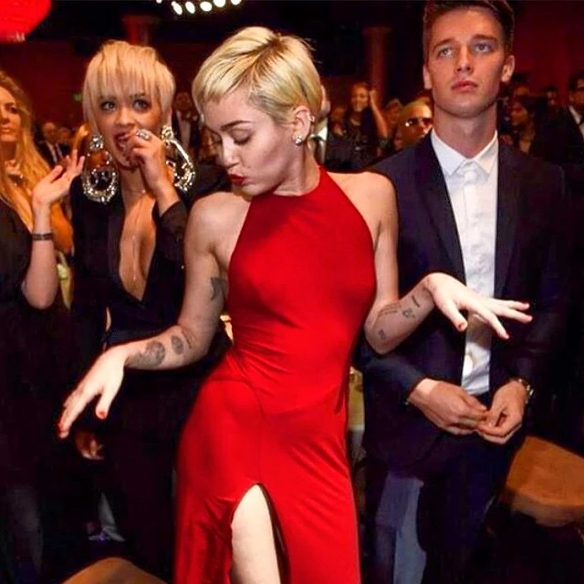 Η Miley Cyrus πρωταγωνίστρια σε video του φεστιβάλ πορνό ταινιών της Νέας Υόρκης 