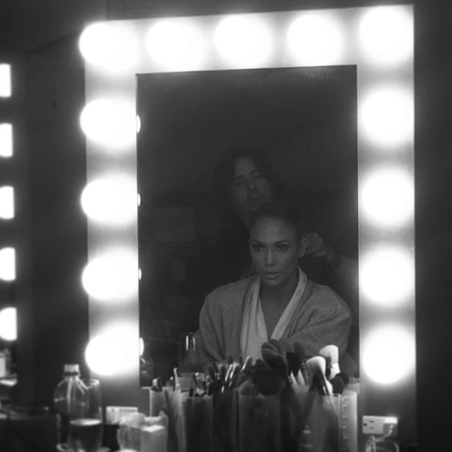 Jennifer Lopez: Η miss Selfie των φετινών Όσκαρ