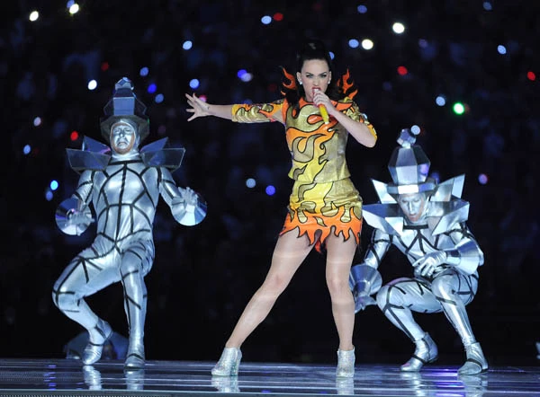 H Katy Perry εντυπωσίασε στο ημίχρονο του Super Βowl! - εικόνα 3