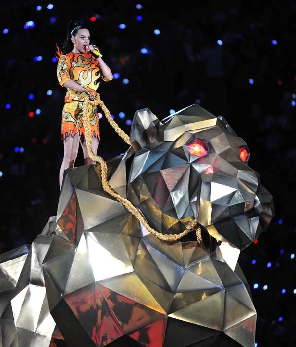 H Katy Perry εντυπωσίασε στο ημίχρονο του Super Βowl!