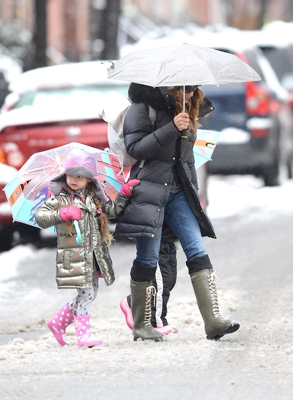 Sarah Jessica Parker: Βόλτες στη χιονισμένη Νέα Υόρκη με τα παιδιά της - εικόνα 4
