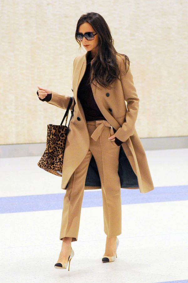 Victoria Beckham: Το ωραιότερο look σε αεροδρόμιο ever! - εικόνα 2