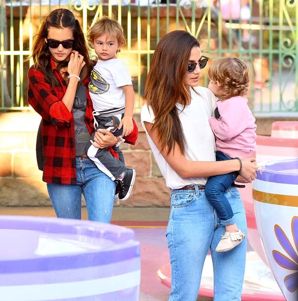 Alessandra Ambrosio-Lily Aldridge: Διπλό ραντεβού στη Disneyland