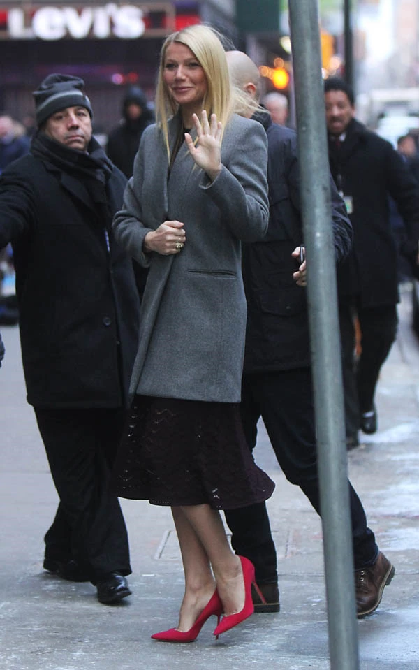 Gwyneth Paltrow: Chic εμφάνιση με υπέροχα παπούτσια στο "Goodmorning America"