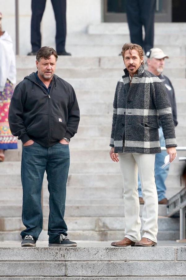 Ryan Gosling-Russel Crowe: Με μουστάκι, καμπάνα και aviator γυαλιά ηλίου - εικόνα 5
